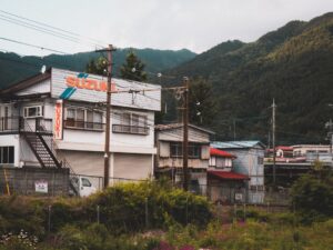 「自分の農地を駐車場にしたい」は、勝手にできません——農地転用許可の基本